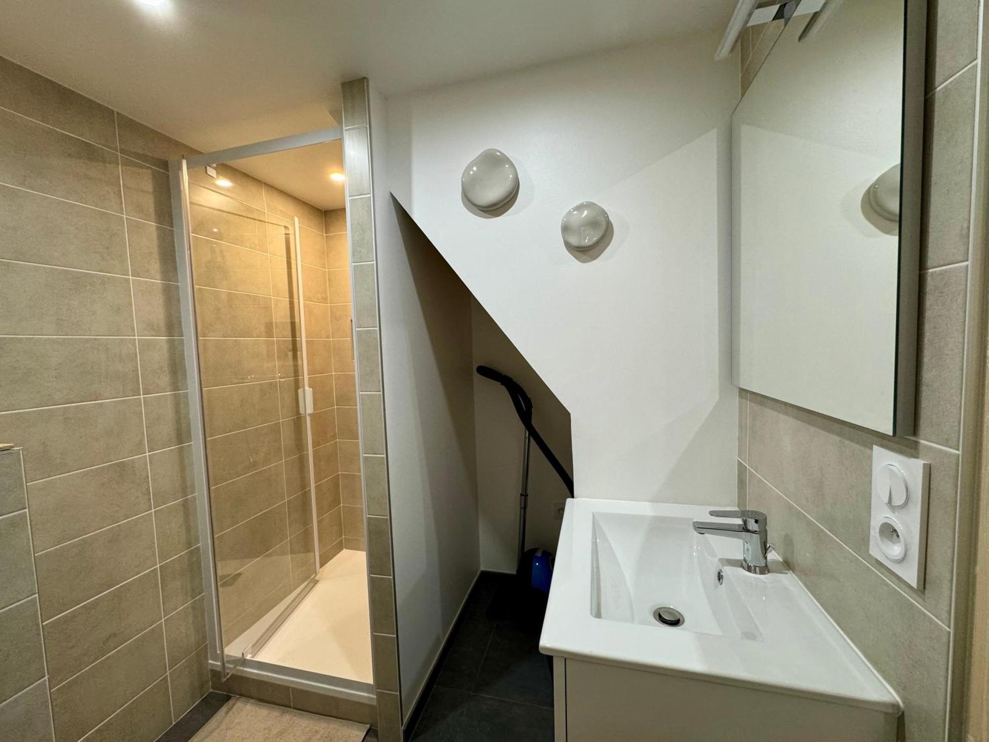Suite Elias Villeurbanne Exterior foto